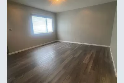 117 W Maple Street, Marshall, MN 56258 - Photo 3
