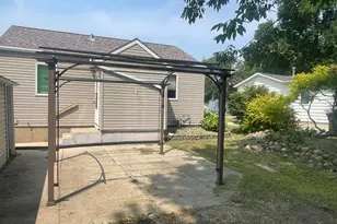 117 W Maple St, Marshall, MN 56258 - Photo 17
