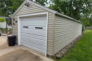 117 W Maple St, Marshall, MN 56258 - Photo 7
