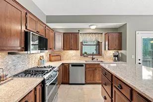 9278 Jergen Ave S, Cottage Grove, MN 55016 - Photo 17