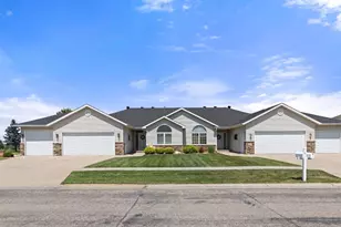 3410 Village Green Dr, Moorhead, MN 56560 - Photo 3