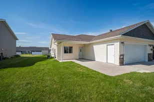 1877 Longview Dr, Detroit Lakes, MN 56501 - Photo 3