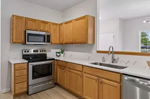 1336 Yorkshire Ln, Shakopee, MN 55379 - Photo 9