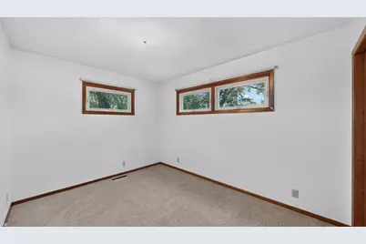 302 Garden Road, Albert Lea, MN 56007 - Photo 21