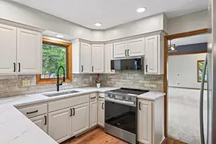4532 Normandale Highlands Dr, Bloomington, MN 55437 - Photo 7
