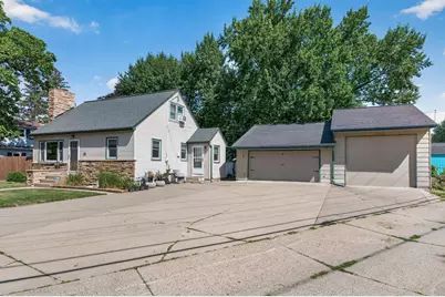 1805 42nd Avenue NE, Columbia Heights, MN 55421 - Photo 3