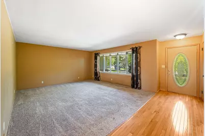 1024 Holden Place, Fairmont, MN 56031 - Photo 5