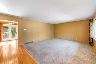 1024 Holden Pl, Fairmont, MN 56031 - Photo 3