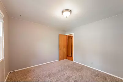 1024 Holden Place, Fairmont, MN 56031 - Photo 15