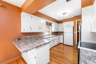 1024 Holden Place, Fairmont, MN 56031 - Photo 9