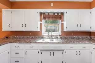 1024 Holden Pl, Fairmont, MN 56031 - Photo 11