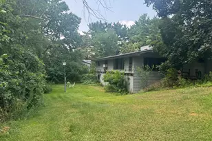 9149 Meadowview Rd, Bloomington, MN 55425 - Photo 3