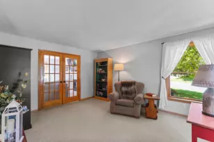 8010 Spruce Trail, Eden Prairie, MN 55347 - Photo 3