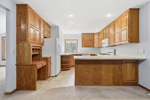 7807 W 110th St, Bloomington, MN 55438 - Photo 7