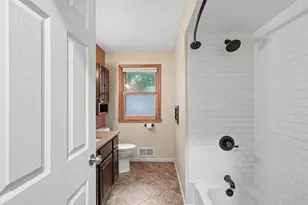 4858 Carolyn Ln, White Bear Lake, MN 55110 - Photo 11