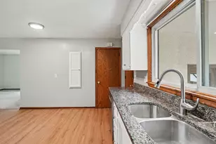 1527 Winchell St, Saint Paul, MN 55106 - Photo 9