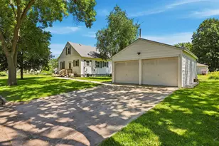 604 E 3rd St, Litchfield, MN 55355 - Photo 3
