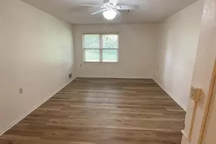 909 Luther Pl, Albert Lea, MN 56007 - Photo 5