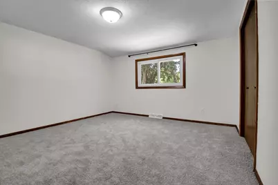 601 25th Avenue SW, Willmar, MN 56201 - Photo 9