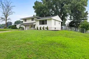 3000 Quarles Rd, Brooklyn Center, MN 55429 - Photo 3