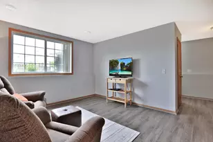 5175 Fairpoint Dr N, Hugo, MN 55038 - Photo 33
