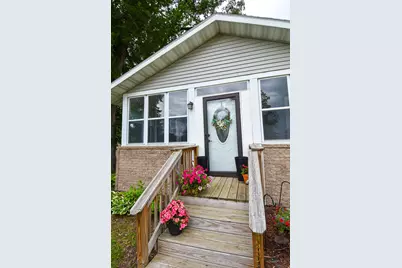 237 Markley Avenue N, Thief River Falls, MN 56701 - Photo 3