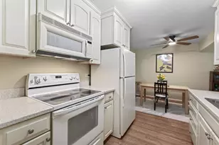 4360 Brookside Ct, Edina, MN 55436 - Photo 9