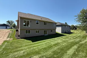 6062 Fuller Cir, Wyoming, MN 55092 - Photo 25