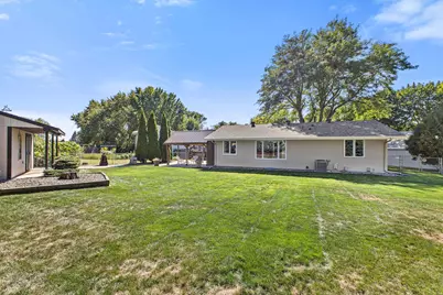 1993 Warbler Lane, Saint Paul, MN 55119 - Photo 51