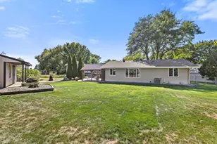 1993 Warbler Ln, Saint Paul, MN 55119 - Photo 51