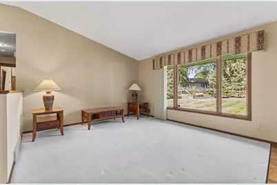 1993 Warbler Lane, Saint Paul, MN 55119 - Photo 9