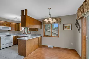 1735 Hazelwood Circle, Saint Cloud, MN 56303 - Photo 9