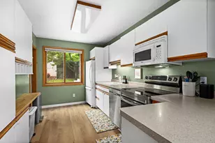 1217 E 10th St, Duluth, MN 55805 - Photo 13