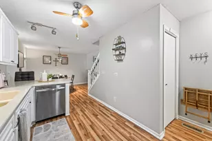 7018 49th St N, Oakdale, MN 55128 - Photo 11