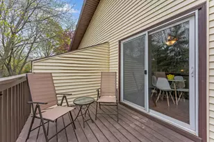 907 Heritage Ct W, Vadnais Heights, MN 55127 - Photo 13