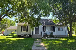 717 Forest St, Kenyon, MN 55946 - Photo 1