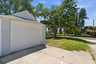 717 Forest St, Kenyon, MN 55946 - Photo 25