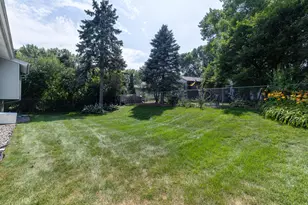 3139 Quarry Ct, Eagan, MN 55121 - Photo 27