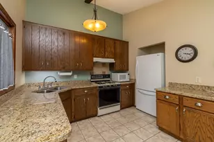3139 Quarry Ct, Eagan, MN 55121 - Photo 9
