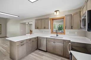 320 Jenny Ln, Owatonna, MN 55060 - Photo 9