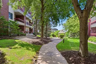 7540 Edinborough Way, Edina, MN 55435 - Photo 33
