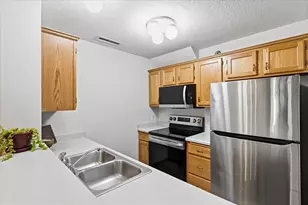 7540 Edinborough Way, Edina, MN 55435 - Photo 5