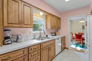 743 Parkview Ave, Saint Paul, MN 55117 - Photo 13