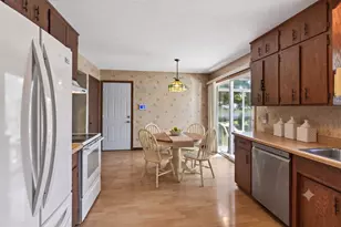 1772 Eldridge Ave W, Roseville, MN 55113 - Photo 9