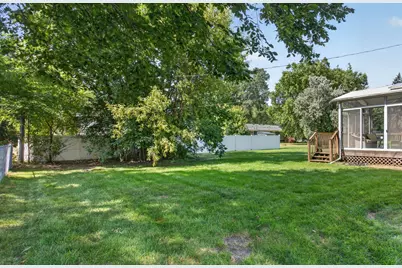 1772 Eldridge Avenue W, Roseville, MN 55113 - Photo 15