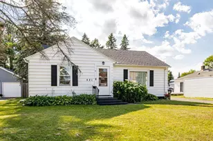 421 17th St, Cloquet, MN 55720 - Photo 1