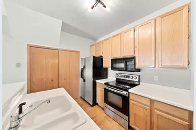 17973 Cobblestone Way, Eden Prairie, MN 55347 - Photo 3