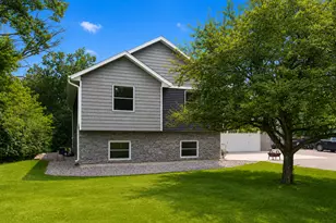 8045 59th St N, Lake Elmo, MN 55042 - Photo 3