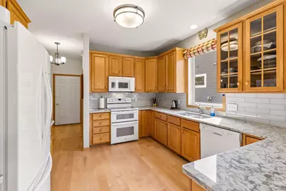 810 Monet Court, Mendota Heights, MN 55120 - Photo 13