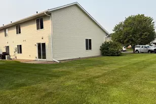 1516 Dublin Ct, Shakopee, MN 55379 - Photo 17